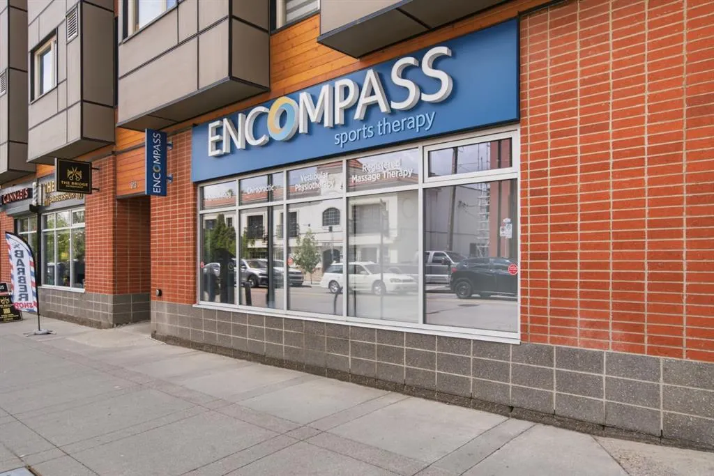930 Centre Avenue NE #438