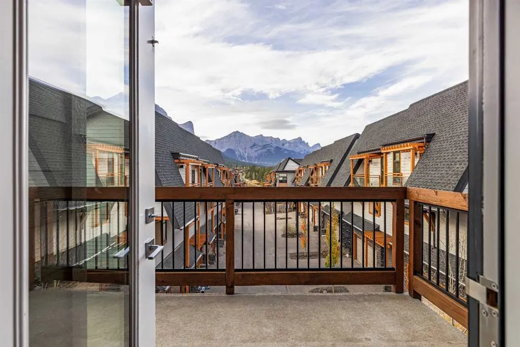 106 Stewart Creek Rise #306