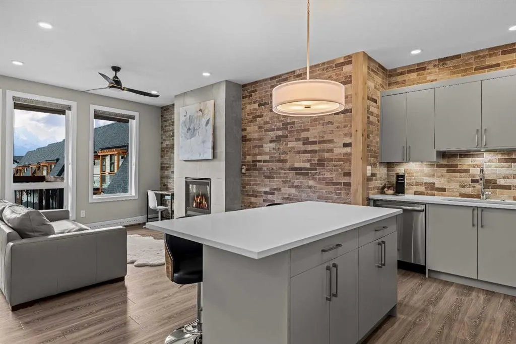 106 Stewart Creek Rise #306
