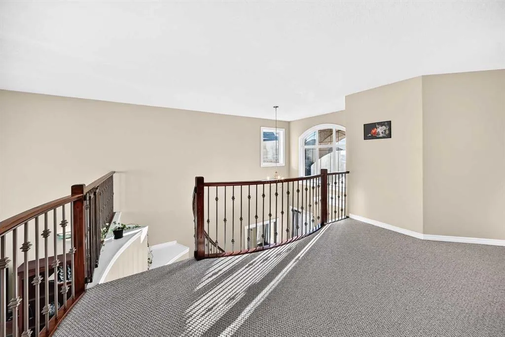 222 Royal Crest Place NW