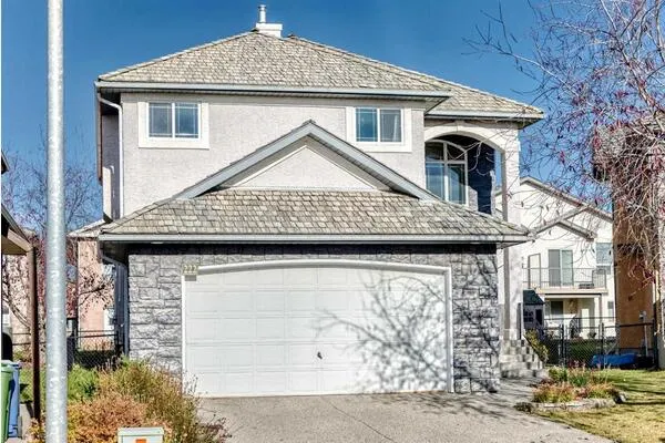 222 Royal Crest Place NW