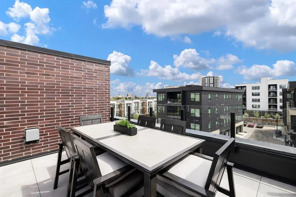 150 Lebel Crescent NW #112