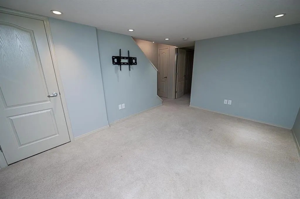 30 Carleton Avenue #1404