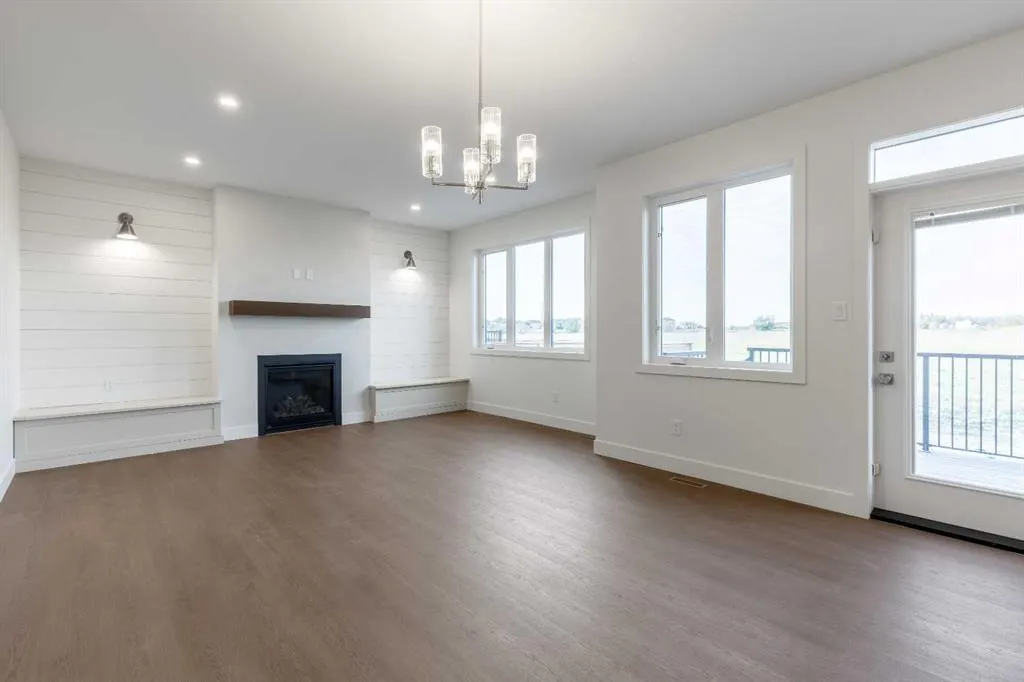 382 Canyon Meadows Road W