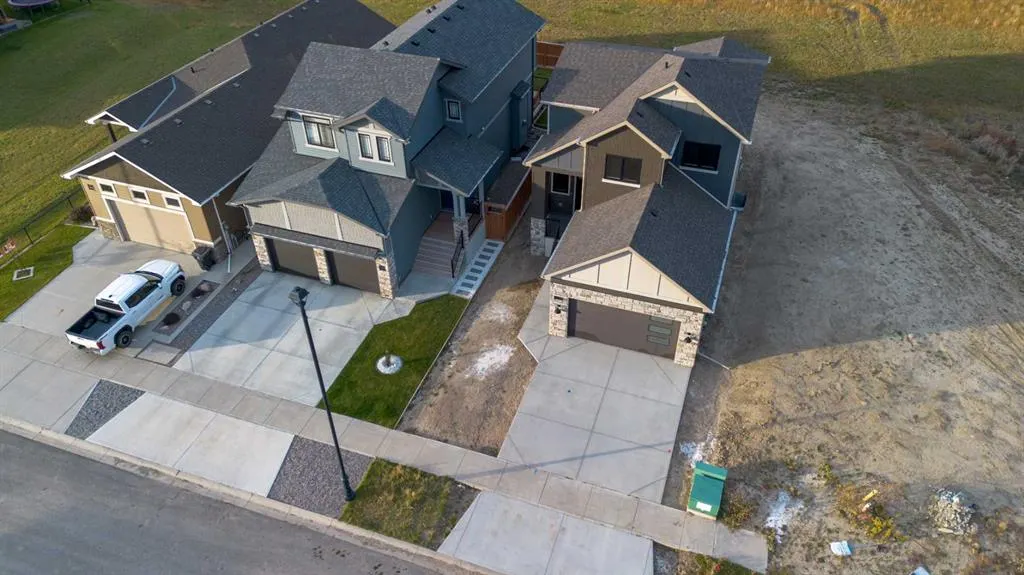 382 Canyon Meadows Road W