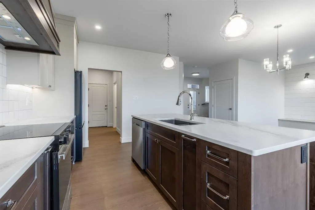 382 Canyon Meadows Road W