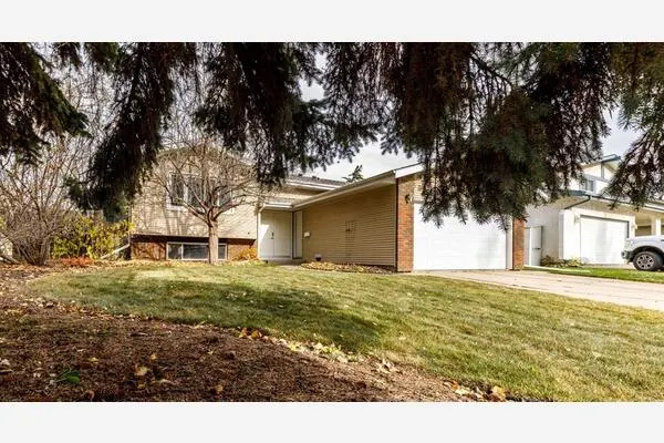 102 Welton Crescent