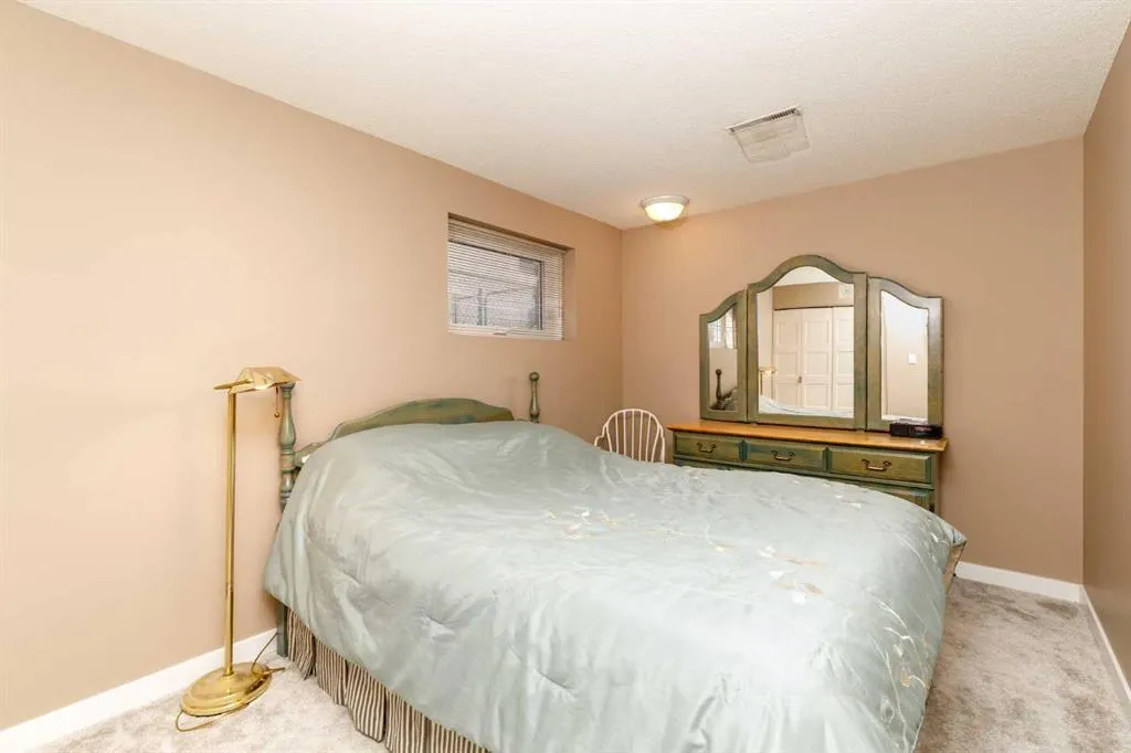 102 Welton Crescent
