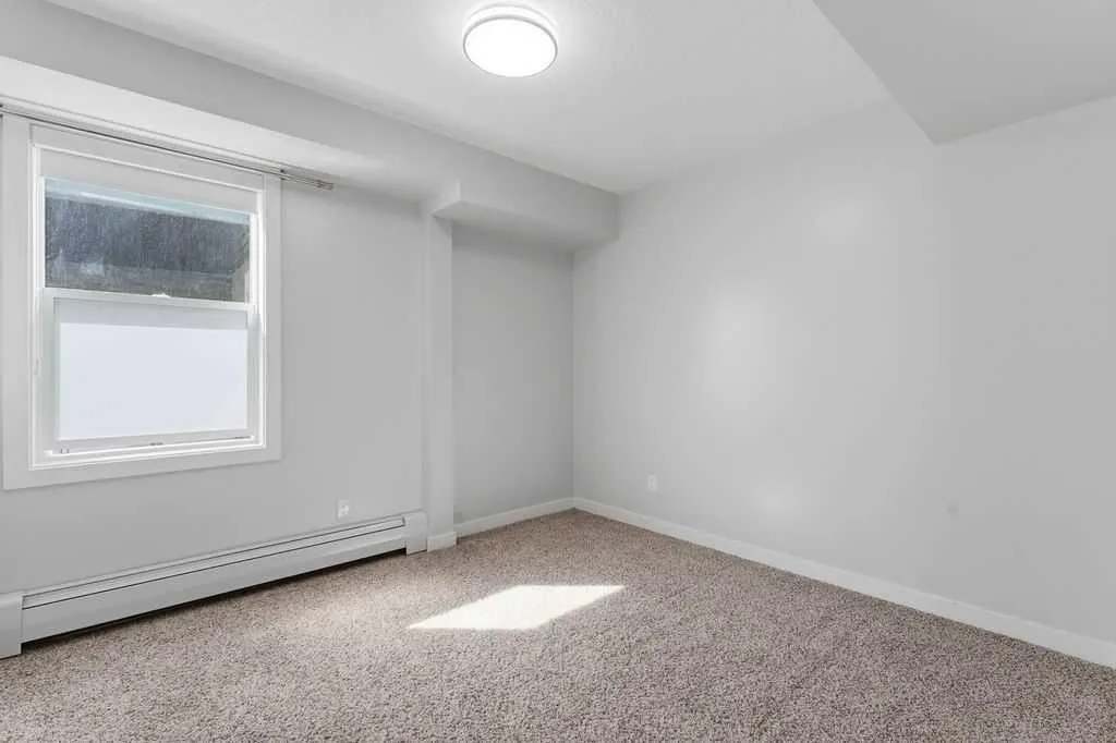 15207 1 Street SE #208