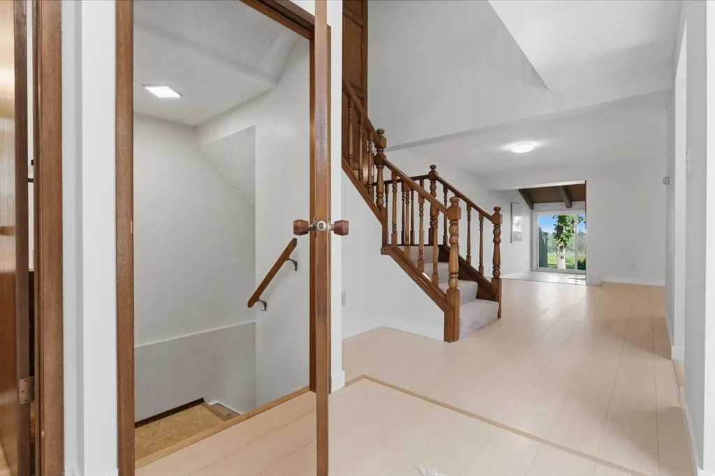 860 Midridge Drive SE #821