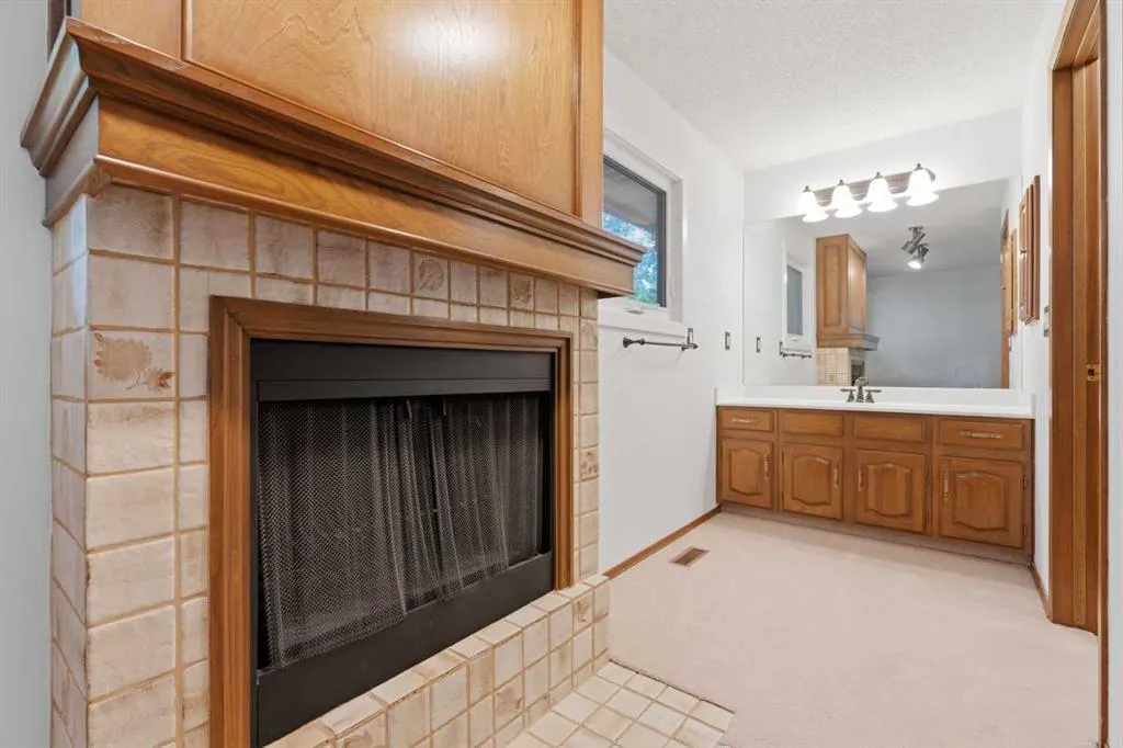 860 Midridge Drive SE #821