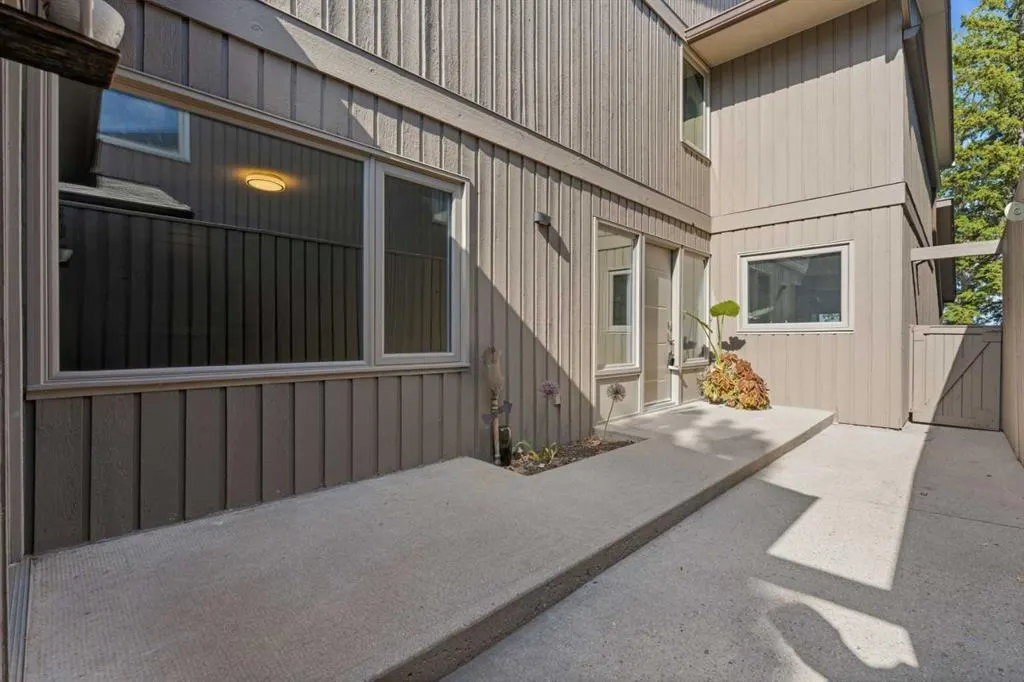 860 Midridge Drive SE #821