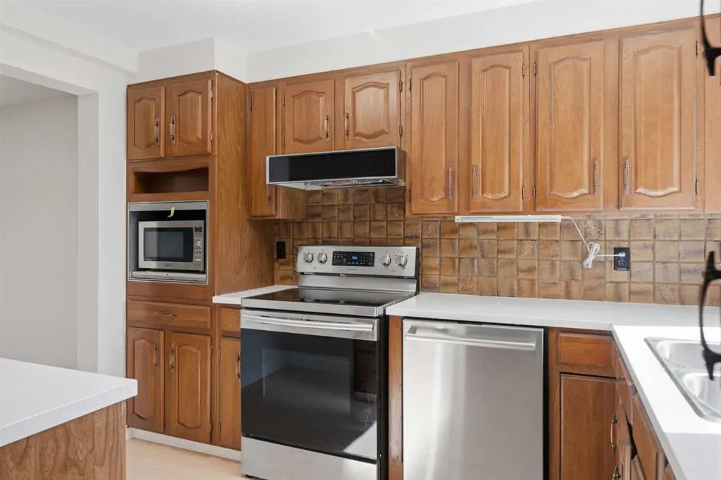 860 Midridge Drive SE #821