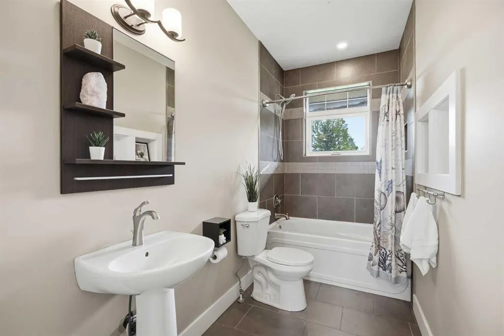 209033 Plummers Road W #10