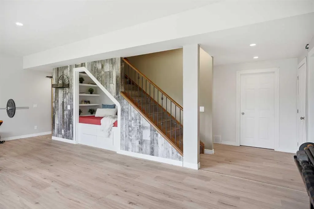 209033 Plummers Road W #10