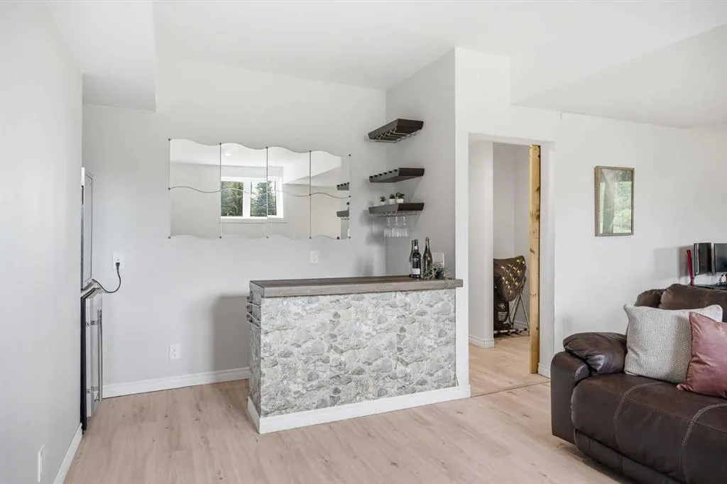 209033 Plummers Road W #10