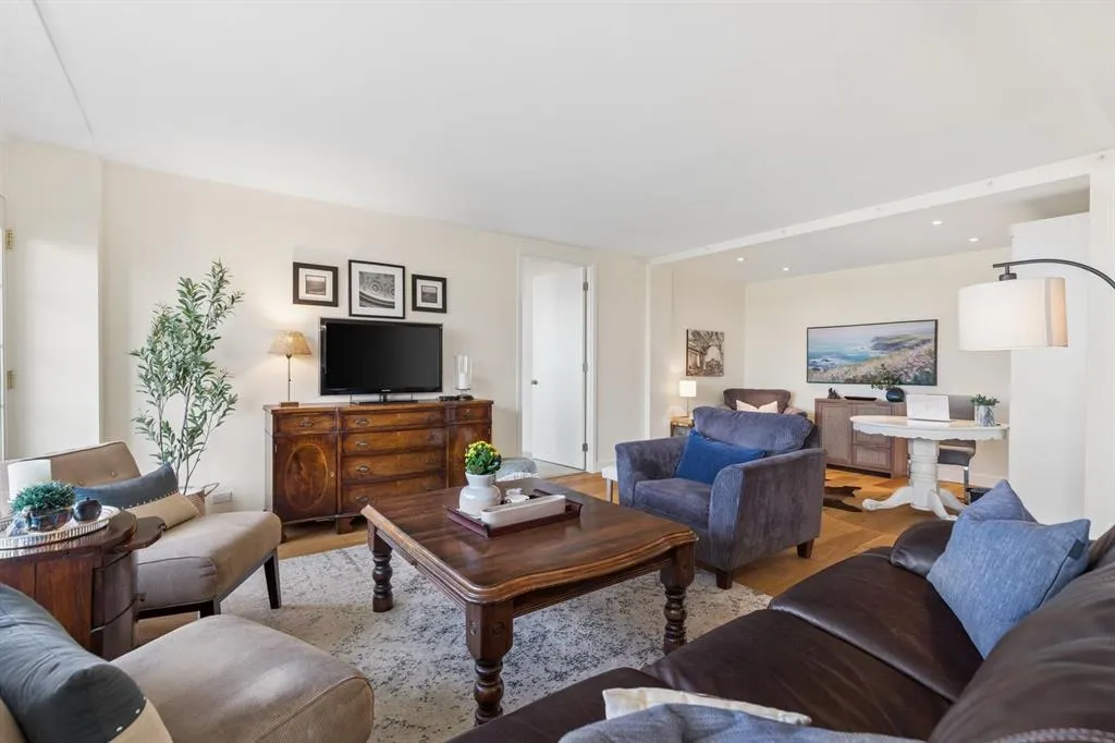 3316 Rideau Place SW #603