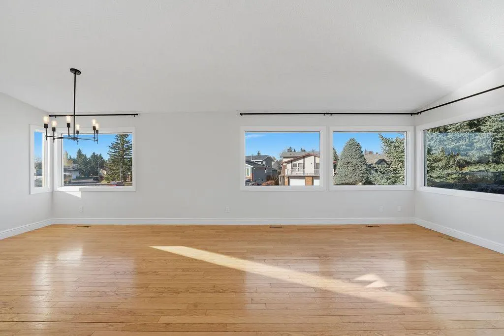 88 Woodfield Drive SW