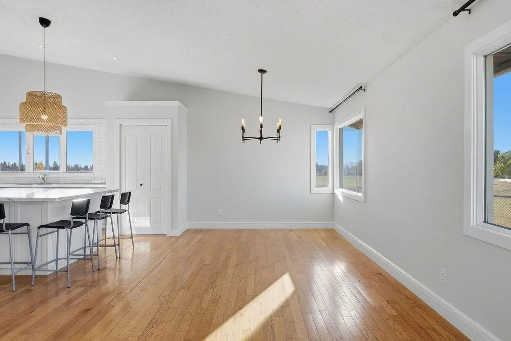 88 Woodfield Drive SW