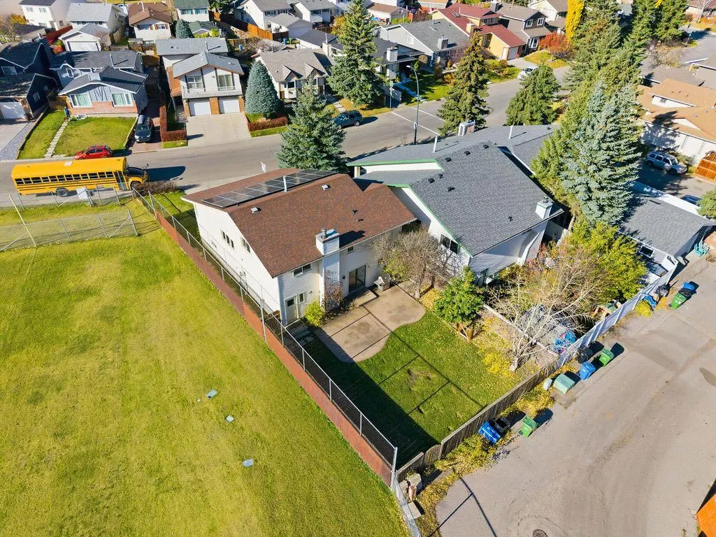 88 Woodfield Drive SW