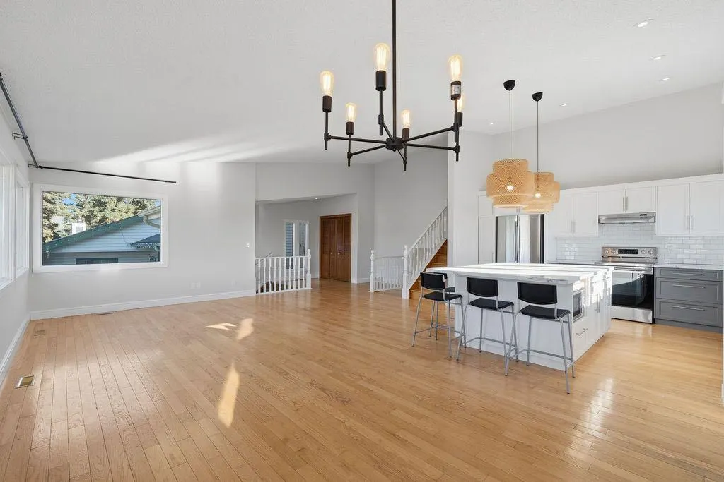 88 Woodfield Drive SW