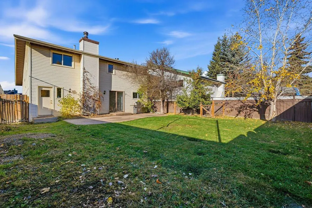 88 Woodfield Drive SW