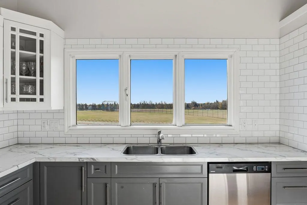88 Woodfield Drive SW