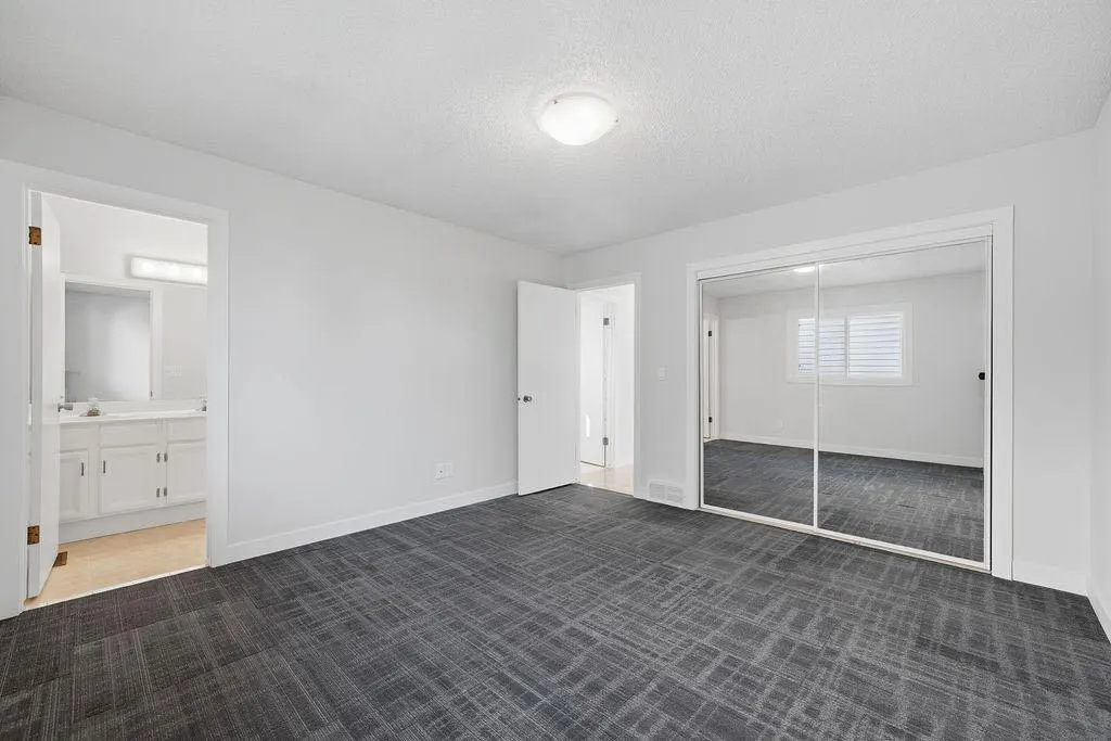 88 Woodfield Drive SW