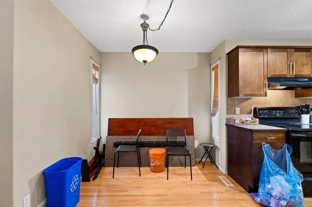 195 Cranberry Close SE