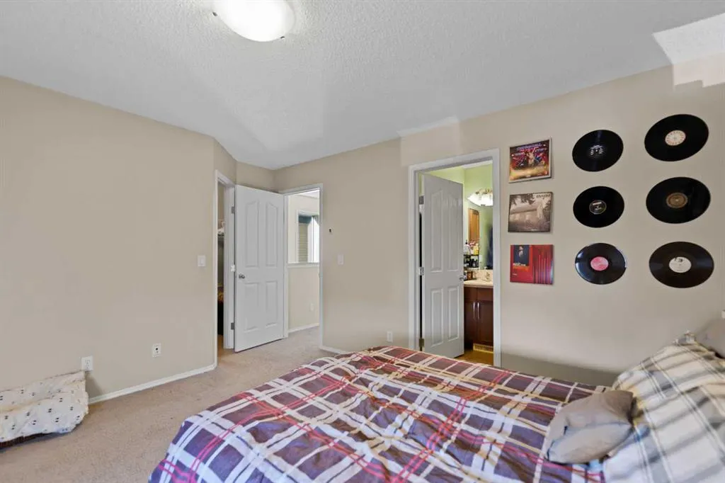 195 Cranberry Close SE