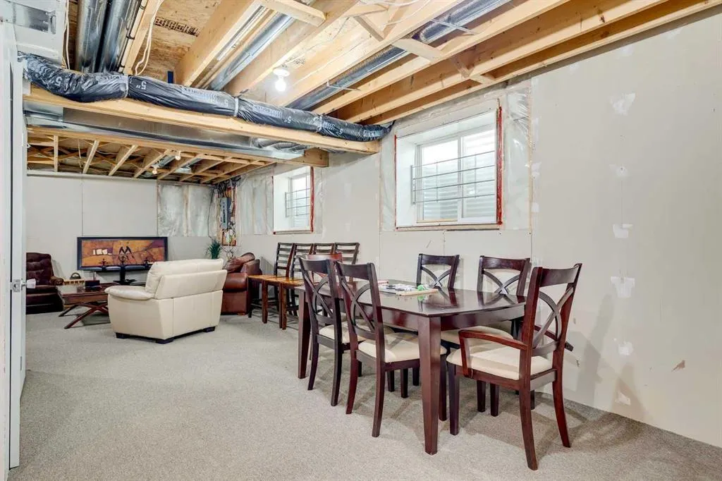 140 Prestwick Villas SE