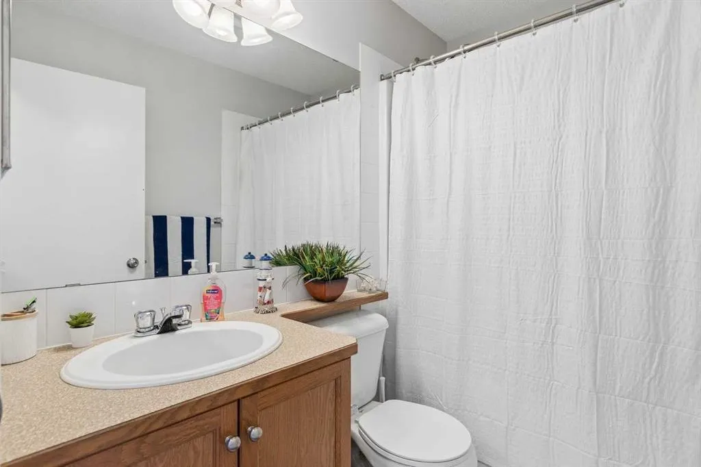 140 Prestwick Villas SE