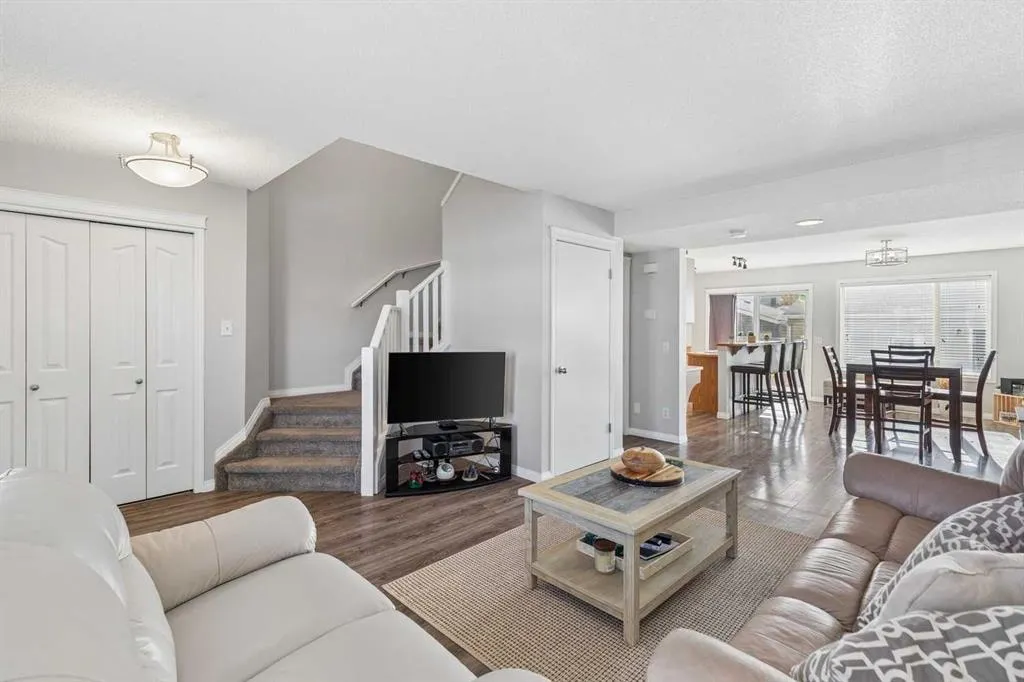 140 Prestwick Villas SE