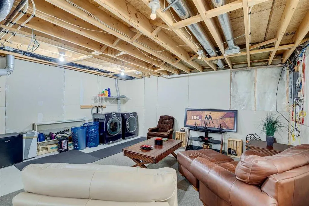 140 Prestwick Villas SE