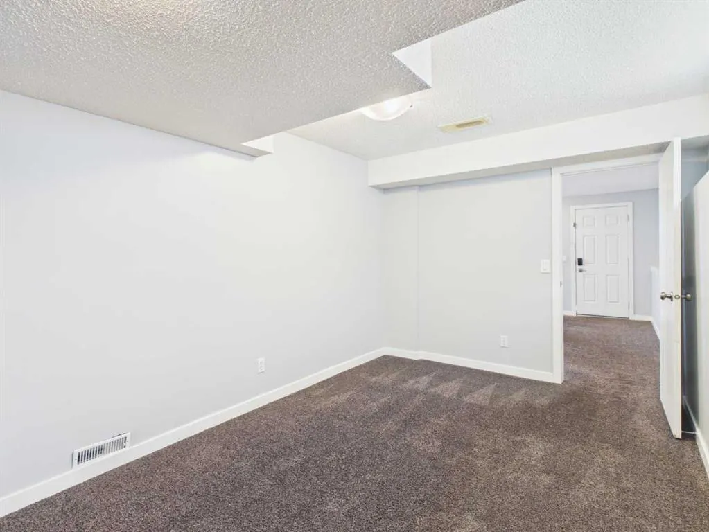 717 Sierra Madre Court SW