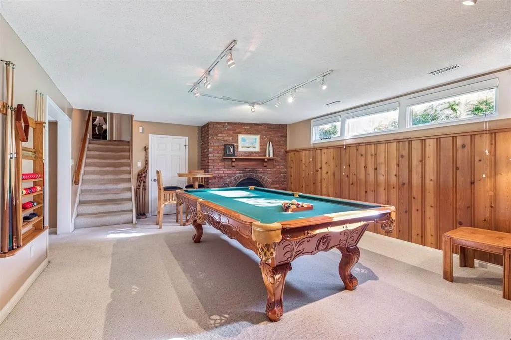 1228 Kerwood Crescent SW