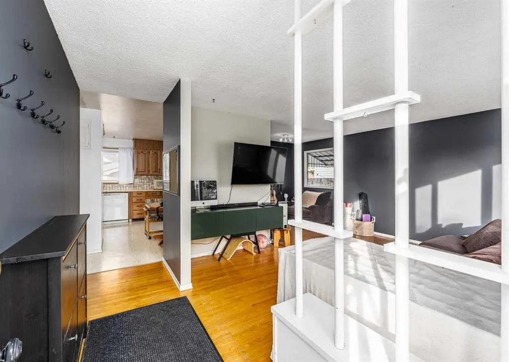 2120 Milne Drive NE