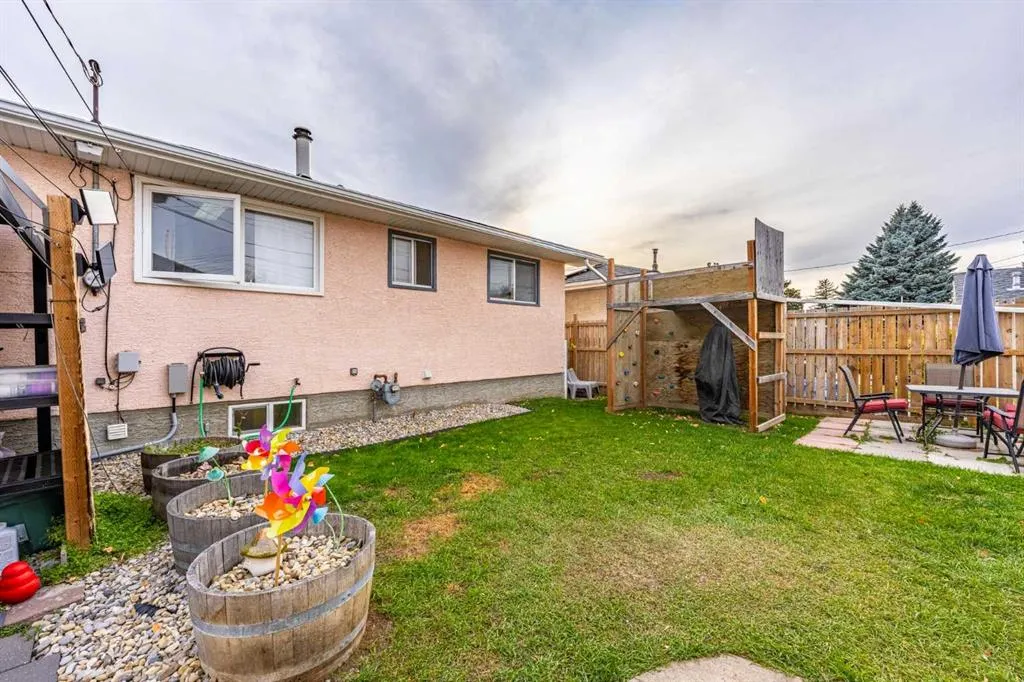 2120 Milne Drive NE