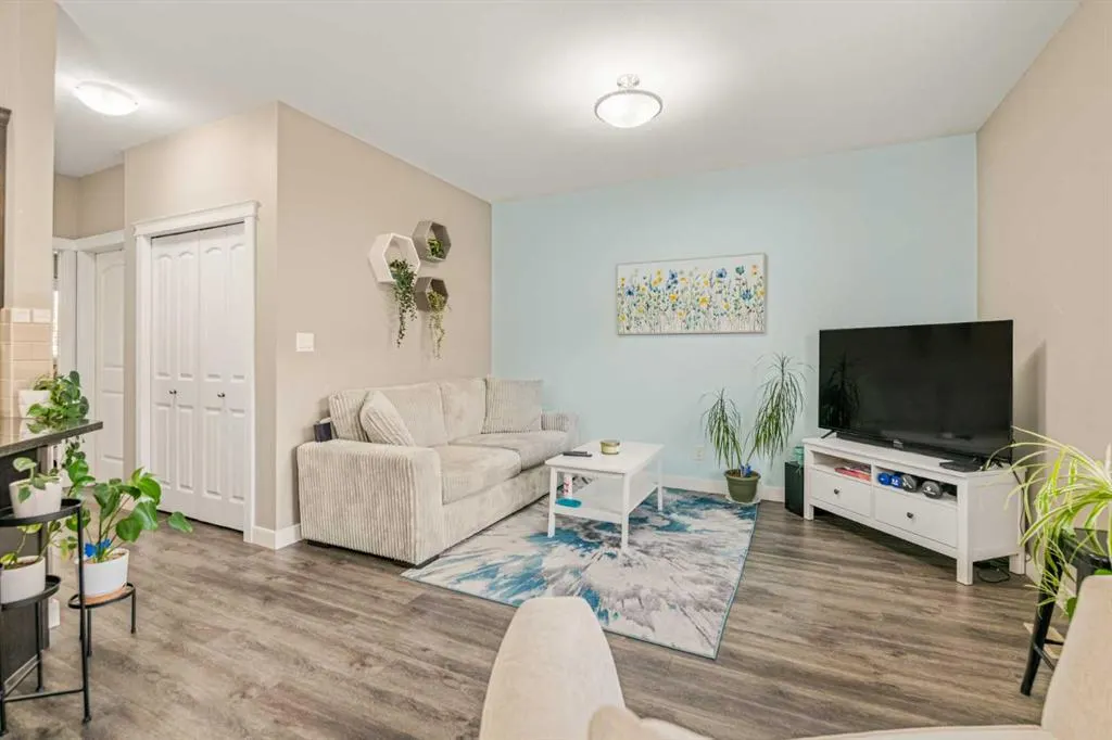 81 Willow #207