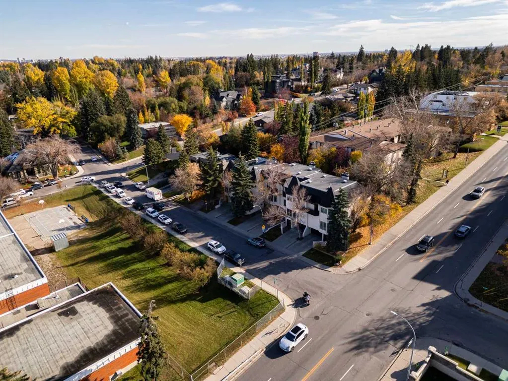 1425 Colborne Crescent SW