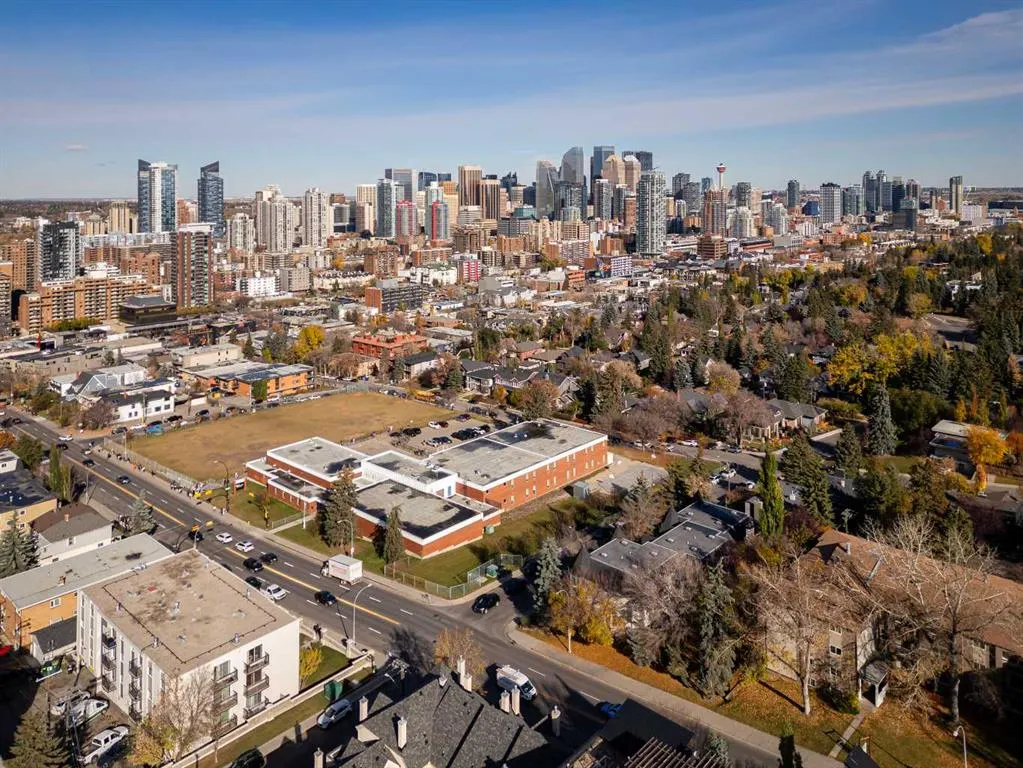 1425 Colborne Crescent SW