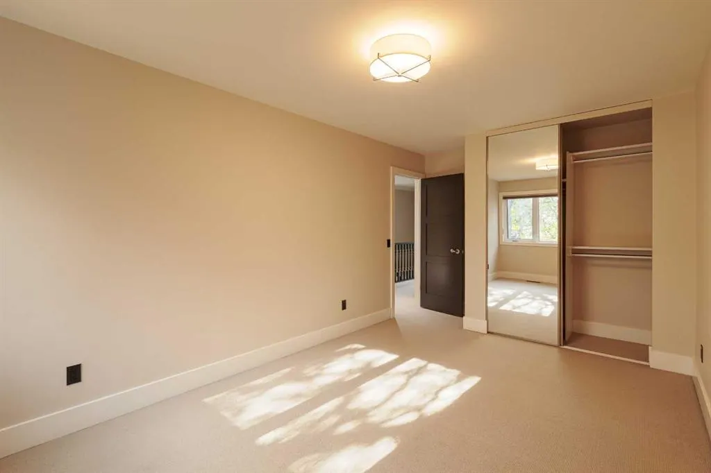 1425 Colborne Crescent SW