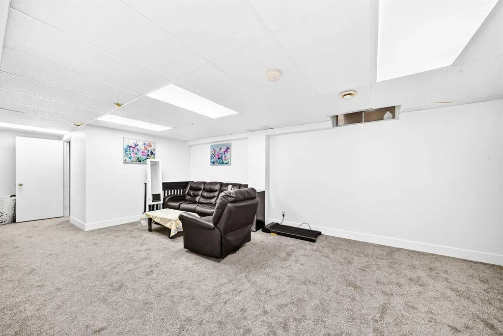 60 Falmere Court NE