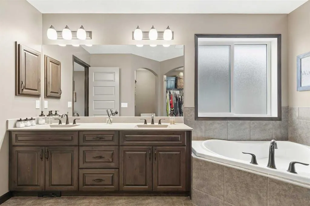 32 Cranarch Bay SE