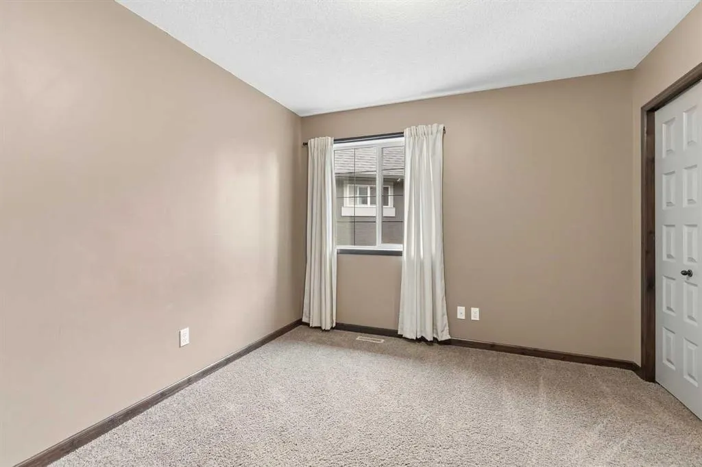 32 Cranarch Bay SE