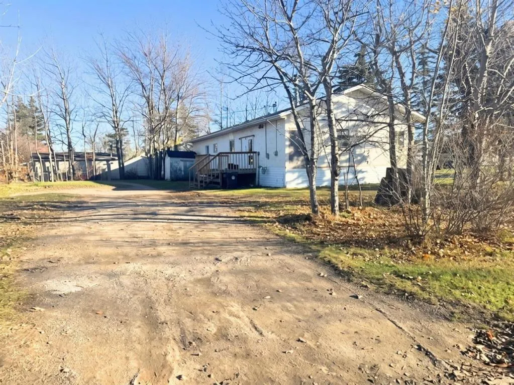 202 3 Avenue N.E.