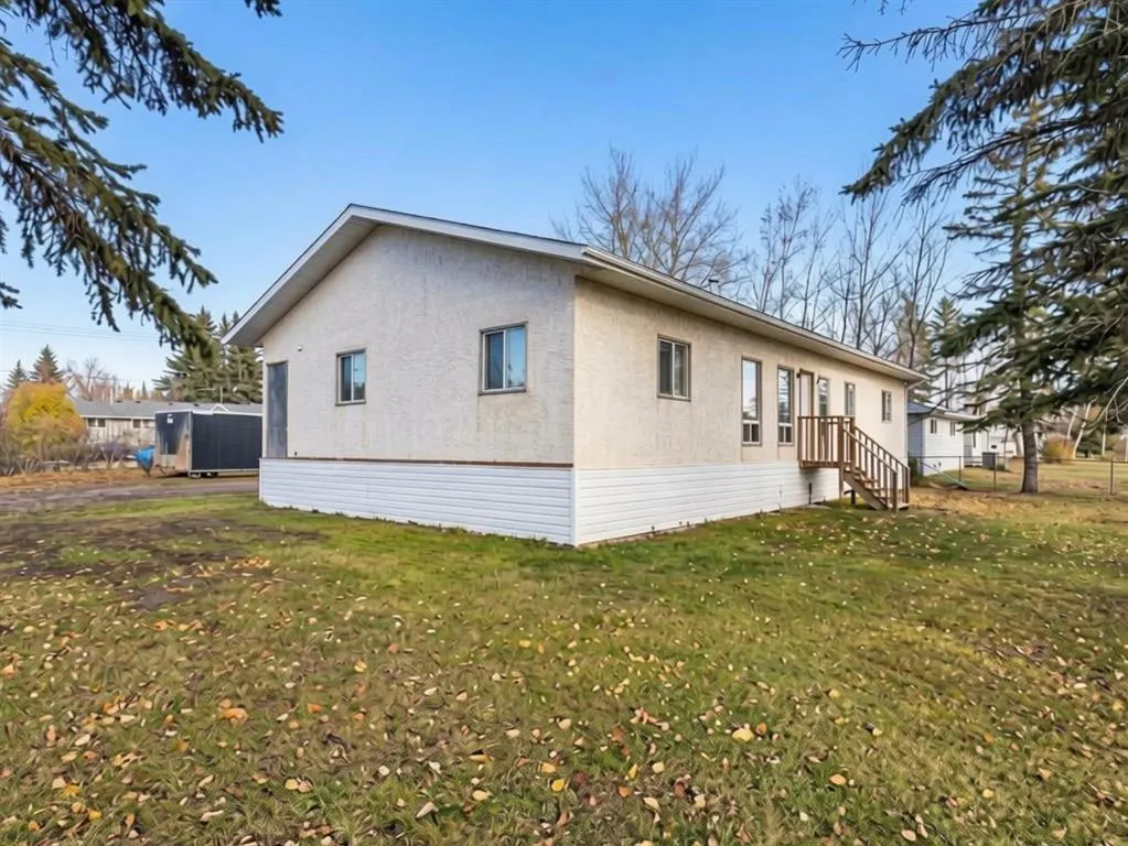 202 3 Avenue N.E.