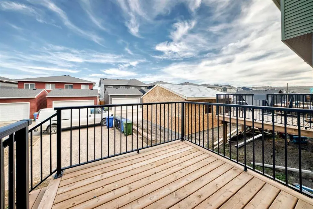 84 Creekside Rise SW