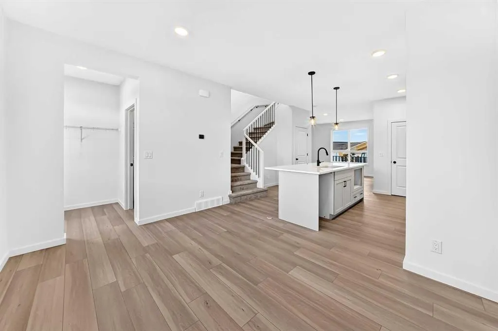 84 Creekside Rise SW