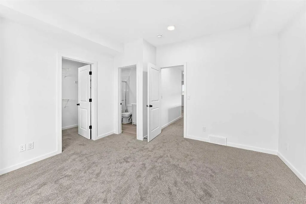 84 Creekside Rise SW